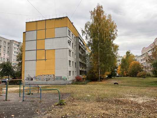 Продам трехкомнатную (3-комн.) квартиру, Жуковская ул, 23, Брянск г