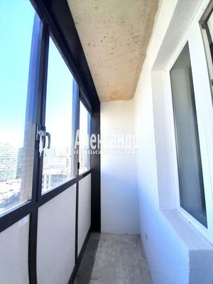 Продам однокомнатную (1-комн.) квартиру, Воронцовский б-р, 21к2, Мурино п