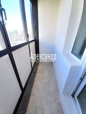 Продам однокомнатную (1-комн.) квартиру, Воронцовский б-р, 21к2, Мурино п