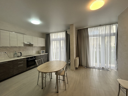 Сдам двухкомнатную (2-комн.) квартиру, Александра Суворова пр-кт, 15к7, Симферополь г