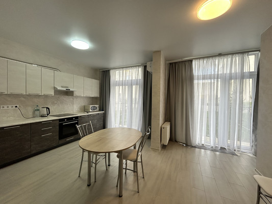 Сдам двухкомнатную (2-комн.) квартиру, Александра Суворова пр-кт, 15к7, Симферополь г