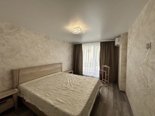 Сдам двухкомнатную (2-комн.) квартиру, Александра Суворова пр-кт, 15к7, Симферополь г