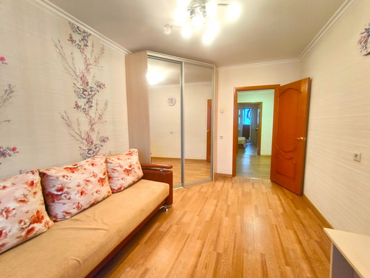 Продам трехкомнатную (3-комн.) квартиру, Бондаренко ул, 22, Казань г