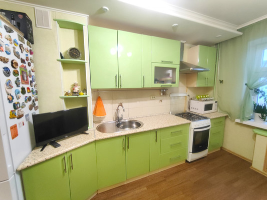 Продам трехкомнатную (3-комн.) квартиру, Бондаренко ул, 22, Казань г