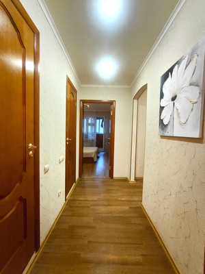 Продам трехкомнатную (3-комн.) квартиру, Бондаренко ул, 22, Казань г