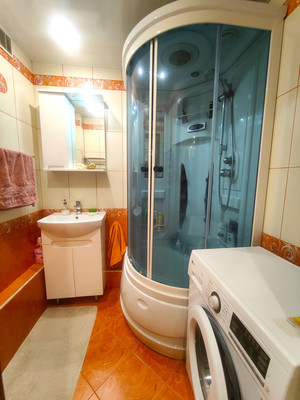 Продам трехкомнатную (3-комн.) квартиру, Бондаренко ул, 22, Казань г