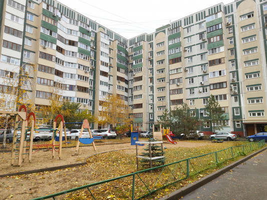 Продам трехкомнатную (3-комн.) квартиру, Бондаренко ул, 22, Казань г