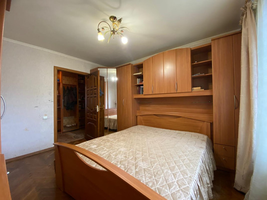 Продам трехкомнатную (3-комн.) квартиру, санаторий Русское поле ул, 1, Гришенки д