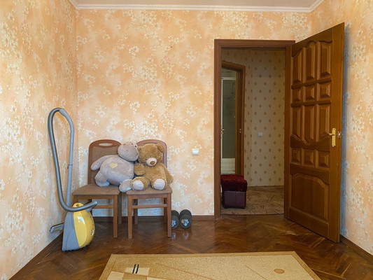 Продам трехкомнатную (3-комн.) квартиру, санаторий Русское поле ул, 1, Гришенки д