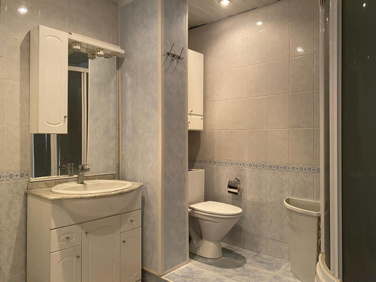 Продам трехкомнатную (3-комн.) квартиру, санаторий Русское поле ул, 1, Гришенки д