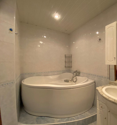 Продам трехкомнатную (3-комн.) квартиру, санаторий Русское поле ул, 1, Гришенки д