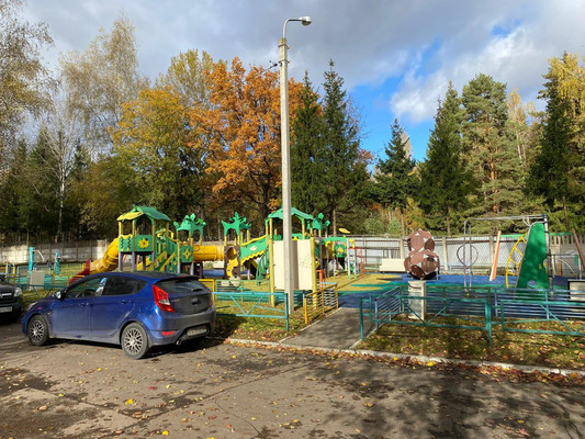 Продам трехкомнатную (3-комн.) квартиру, санаторий Русское поле ул, 1, Гришенки д