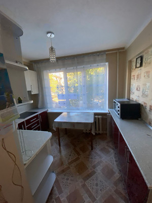 Продам трехкомнатную (3-комн.) квартиру, Новороссийская ул, 171, Армавир г