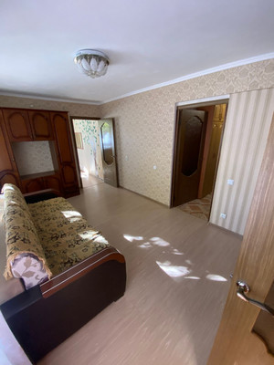 Продам трехкомнатную (3-комн.) квартиру, Новороссийская ул, 171, Армавир г