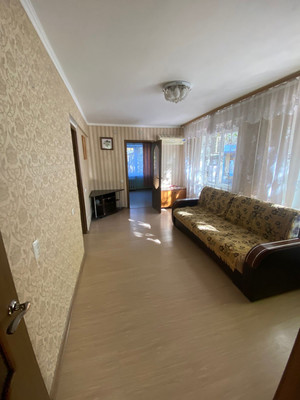 Продам трехкомнатную (3-комн.) квартиру, Новороссийская ул, 171, Армавир г