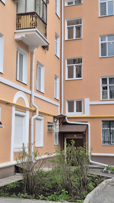 Продам трехкомнатную (3-комн.) квартиру, Соловьева ул, 9, Пермь г