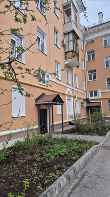 Продам трехкомнатную (3-комн.) квартиру, Соловьева ул, 9, Пермь г