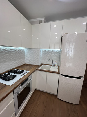 Продам однокомнатную (1-комн.) квартиру, Железнодорожная ул, 1в, Симферополь г