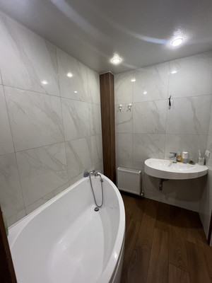 Продам однокомнатную (1-комн.) квартиру, Железнодорожная ул, 1в, Симферополь г