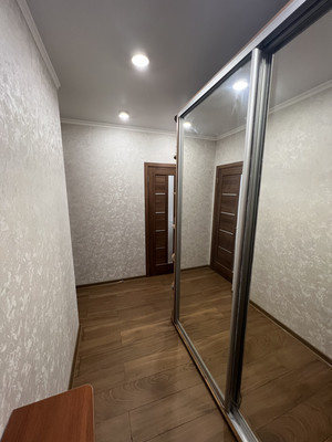 Продам однокомнатную (1-комн.) квартиру, Железнодорожная ул, 1в, Симферополь г