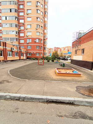 Продам двухкомнатную (2-комн.) квартиру, Лунная (Западный мкр.) ул, 17к3, Домодедово г