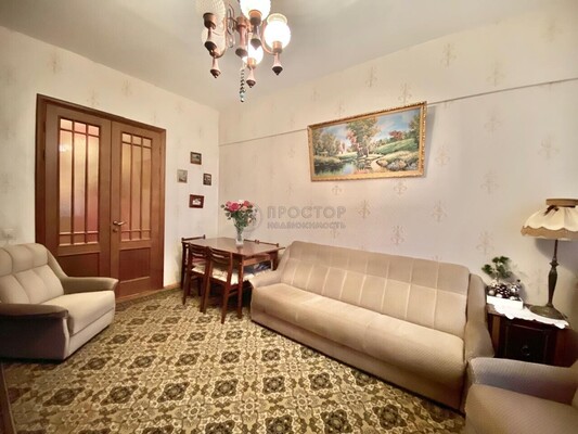Продам трехкомнатную (3-комн.) квартиру, Гастелло ул, 41, Москва г