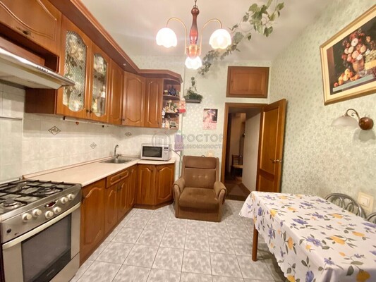 Продам трехкомнатную (3-комн.) квартиру, Гастелло ул, 41, Москва г