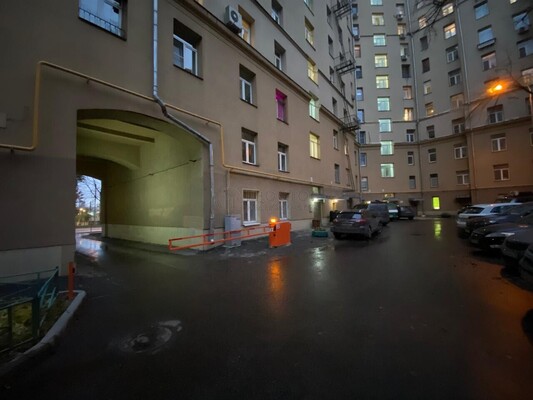 Продам трехкомнатную (3-комн.) квартиру, Гастелло ул, 41, Москва г