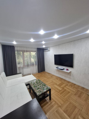 Продам трехкомнатную (3-комн.) квартиру, Зорге ул, 27/3, Ростов-на-Дону г