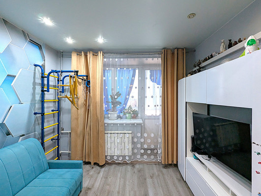 Продам однокомнатную (1-комн.) квартиру, Колхозная ул, 55к4, Услонь д