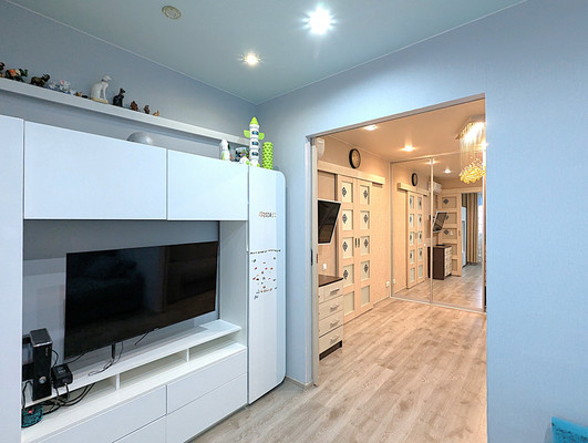 Продам однокомнатную (1-комн.) квартиру, Колхозная ул, 55к4, Услонь д