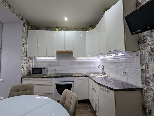 Продам однокомнатную (1-комн.) квартиру, Колхозная ул, 55к4, Услонь д