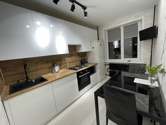 Продам трехкомнатную (3-комн.) квартиру, Эшкинина ул, 22, Йошкар-Ола г