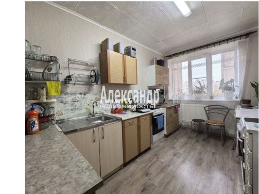 Продам комнату в 12-комн. квартире, Купчинская ул, 4к4, Санкт-Петербург г