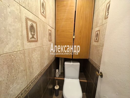 Продам комнату в 12-комн. квартире, Купчинская ул, 4к4, Санкт-Петербург г