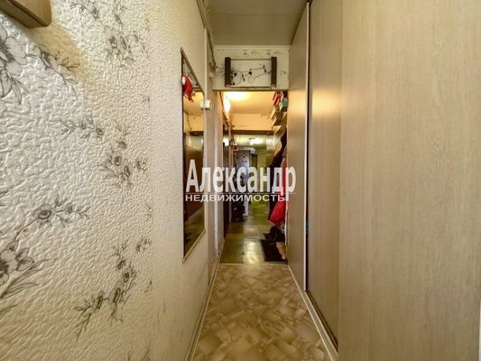 Продам комнату в 12-комн. квартире, Купчинская ул, 4к4, Санкт-Петербург г