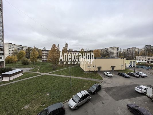 Продам комнату в 12-комн. квартире, Купчинская ул, 4к4, Санкт-Петербург г