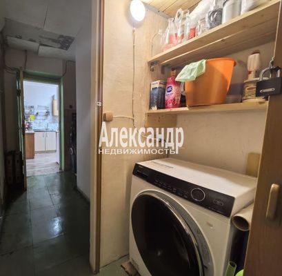 Продам комнату в 12-комн. квартире, Купчинская ул, 4к4, Санкт-Петербург г