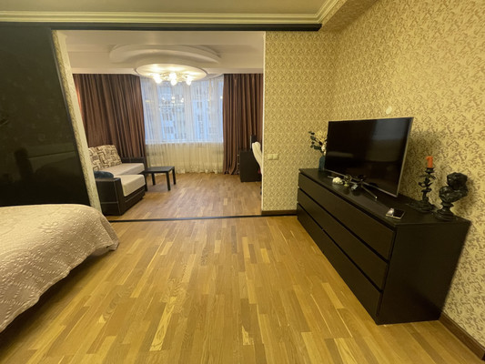 Продам однокомнатную (1-комн.) квартиру, Победы пр-кт, 74а, Симферополь г