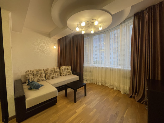 Продам однокомнатную (1-комн.) квартиру, Победы пр-кт, 74а, Симферополь г