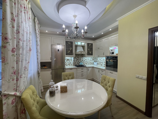 Продам однокомнатную (1-комн.) квартиру, Победы пр-кт, 74а, Симферополь г