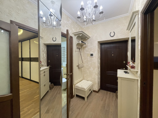 Продам однокомнатную (1-комн.) квартиру, Победы пр-кт, 74а, Симферополь г