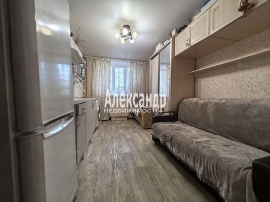 Продам комнату в 12-комн. квартире, Купчинская ул, 4к4, Санкт-Петербург г