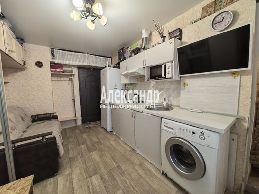 Продам комнату в 12-комн. квартире, Купчинская ул, 4к4, Санкт-Петербург г