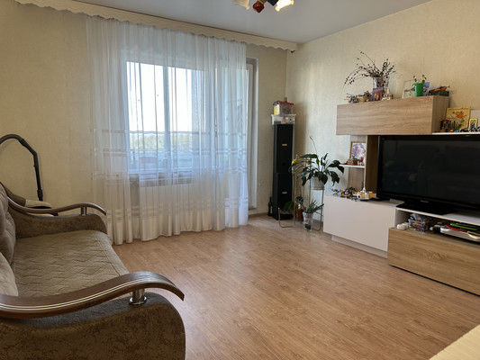 Продам трехкомнатную (3-комн.) квартиру, Зеленая ул, 21, Зима г