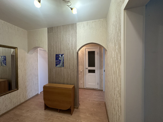 Продам трехкомнатную (3-комн.) квартиру, Зеленая ул, 21, Зима г