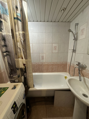 Продам трехкомнатную (3-комн.) квартиру, Зеленая ул, 21, Зима г