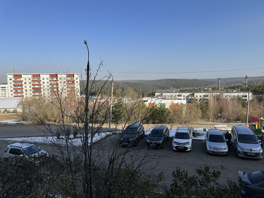 Продам трехкомнатную (3-комн.) квартиру, Зеленая ул, 21, Зима г