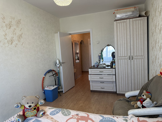 Продам трехкомнатную (3-комн.) квартиру, Зеленая ул, 21, Зима г