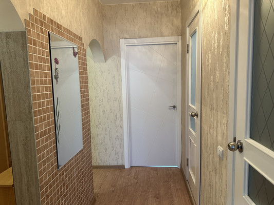 Продам трехкомнатную (3-комн.) квартиру, Зеленая ул, 21, Зима г